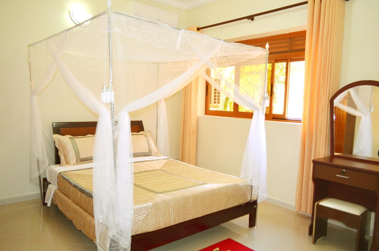 The Palms Beach Hotel And Restaurant Limited Entebbe Dış mekan fotoğraf