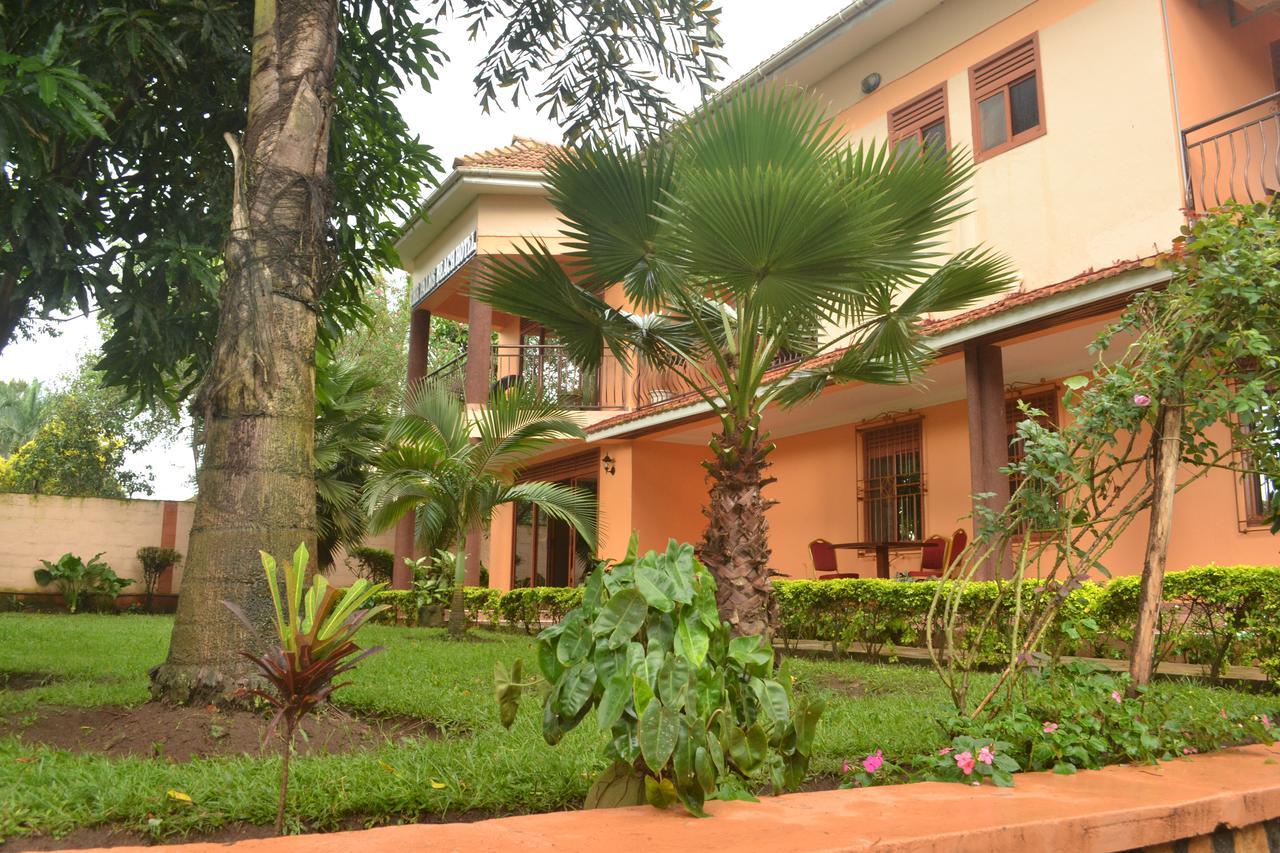 The Palms Beach Hotel And Restaurant Limited Entebbe Dış mekan fotoğraf
