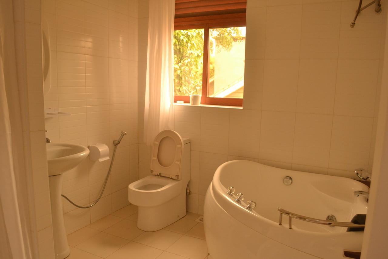 The Palms Beach Hotel And Restaurant Limited Entebbe Dış mekan fotoğraf