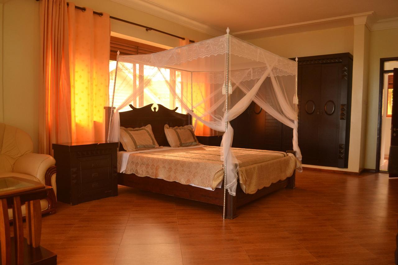 The Palms Beach Hotel And Restaurant Limited Entebbe Dış mekan fotoğraf