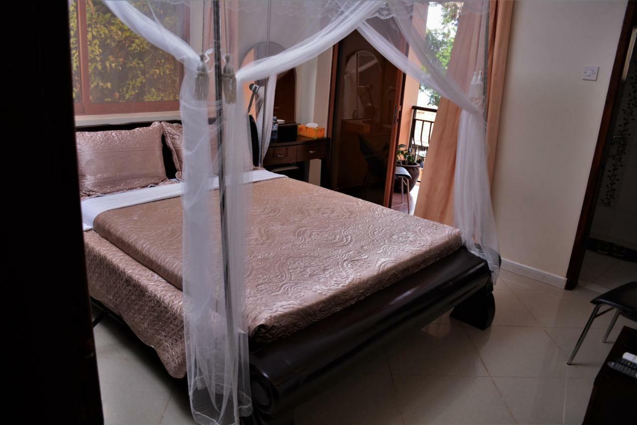 The Palms Beach Hotel And Restaurant Limited Entebbe Dış mekan fotoğraf